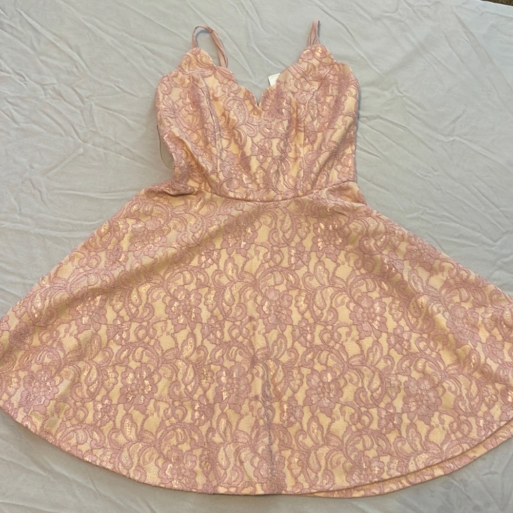 NWT Francesca’s Mi Ami lace dress with adjustable straps, size XS